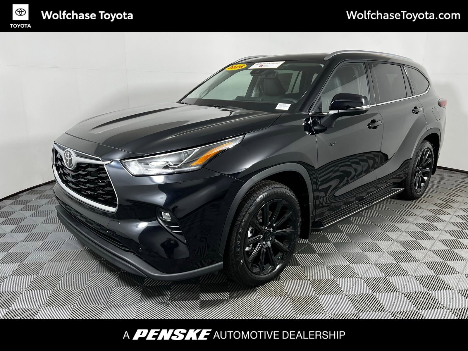 Certified 2026 Toyota Highlander Limited image 1