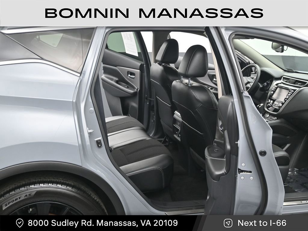 Used 2023 Nissan Murano SV w/ SV Midnight Edition Package FWD image 10
