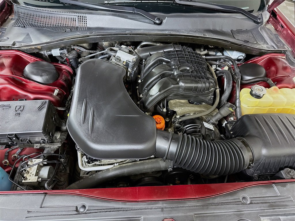 Used 2016 Chrysler 300 Limited image 32