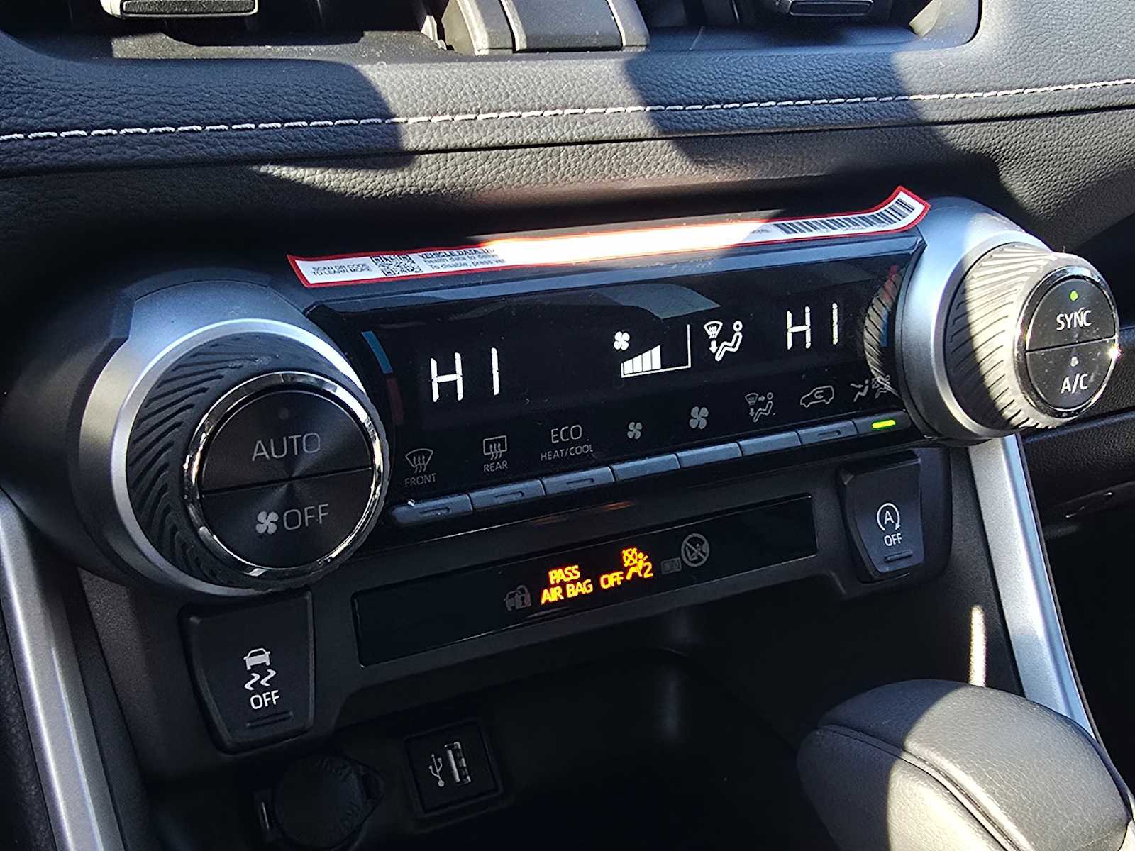 Certified 2025 Toyota RAV4 XLE image 28