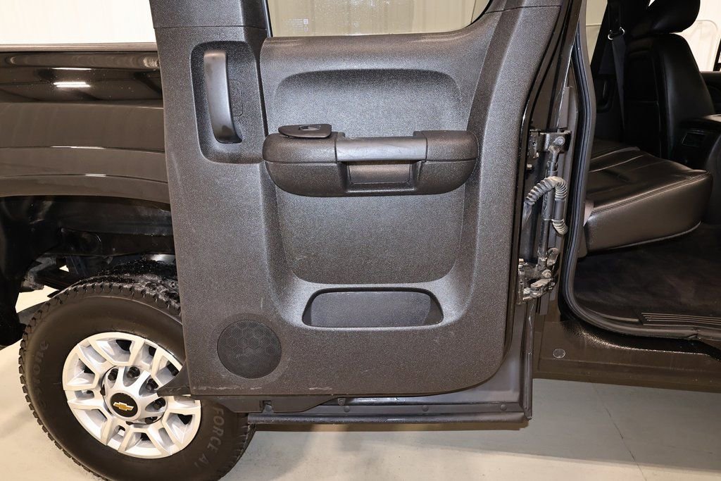 Used 2013 Chevrolet Silverado 2500 LTZ w/ LTZ Plus Package image 17