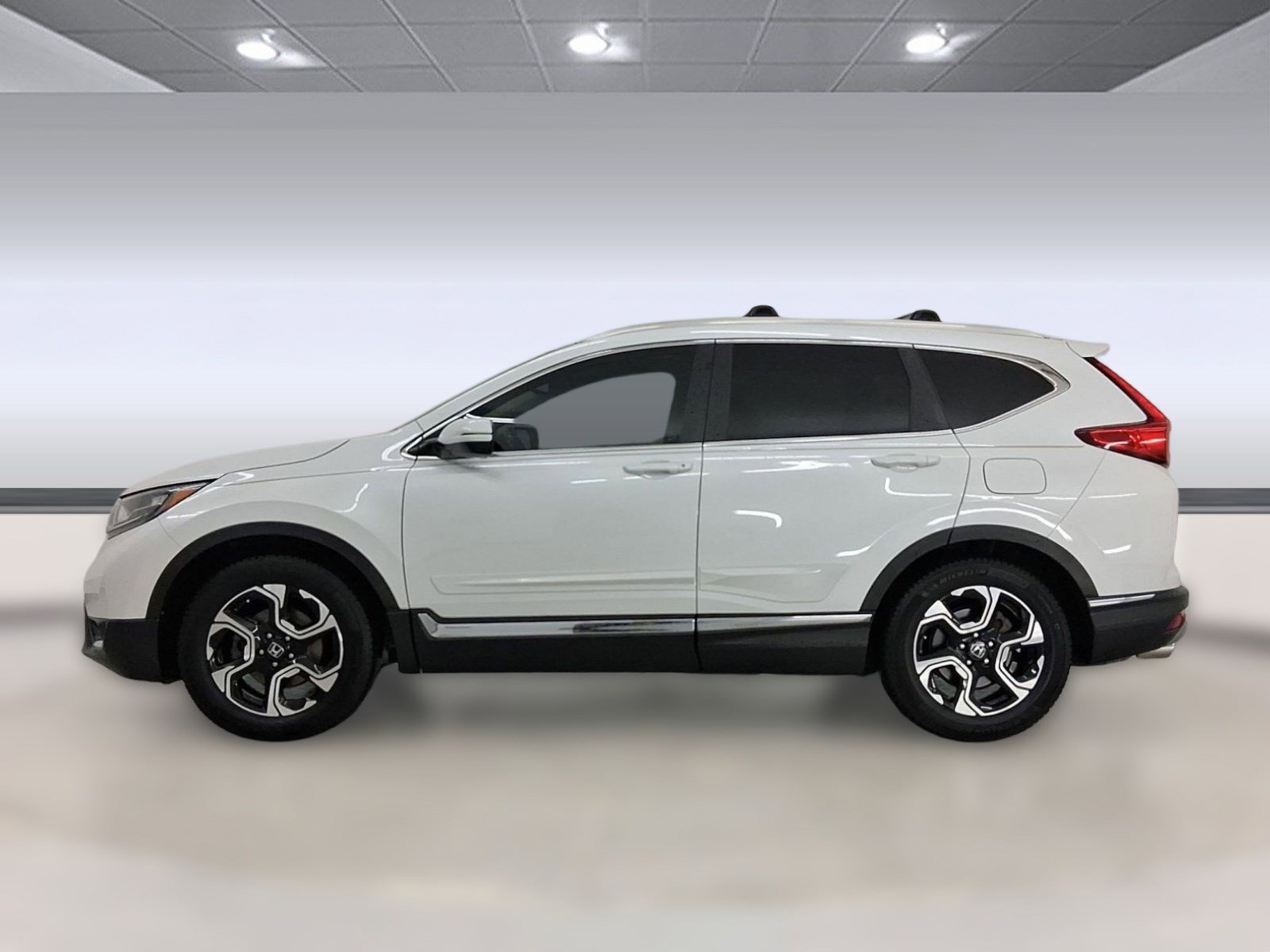 Used 2019 Honda CR-V Touring image 2