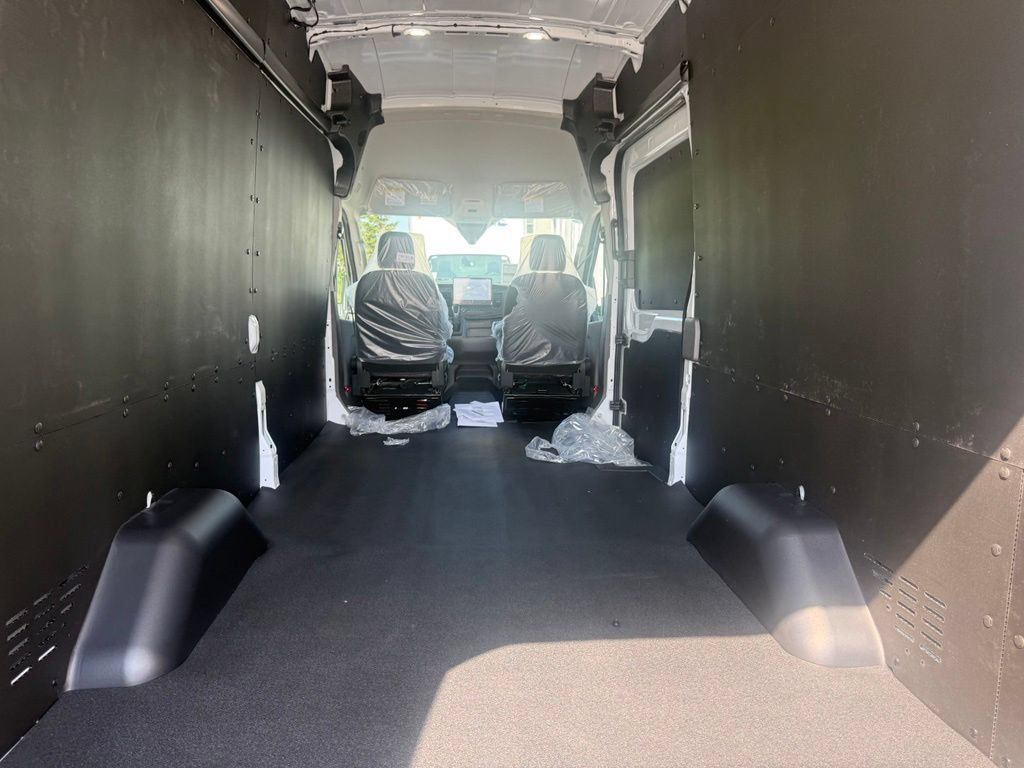 New 2026 Ford Transit 350 148 High Roof Extended w/ Load Area Protection Package RWD image 32