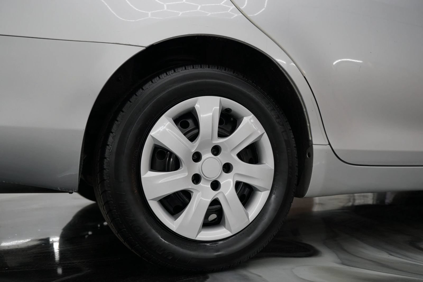 Used 2009 Toyota Camry LE FWD image 7