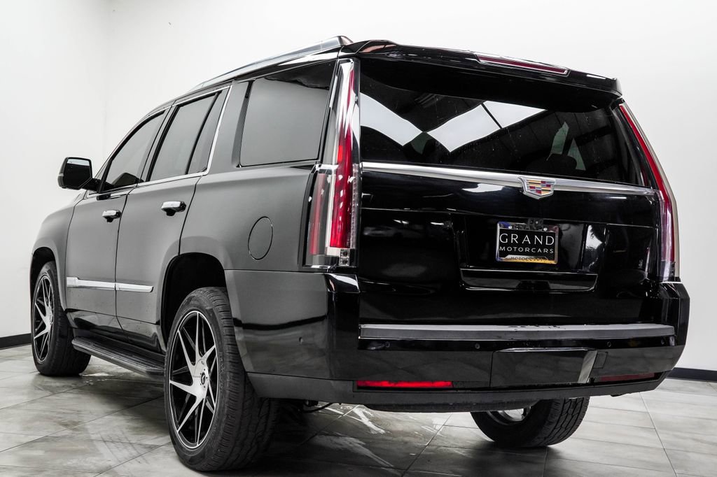Used 2020 Cadillac Escalade Luxury image 11