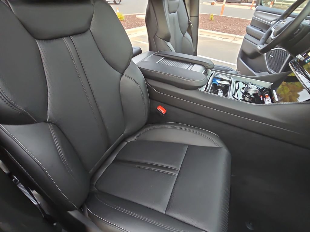 New 2026 Jeep Grand Wagoneer 4WD image 10