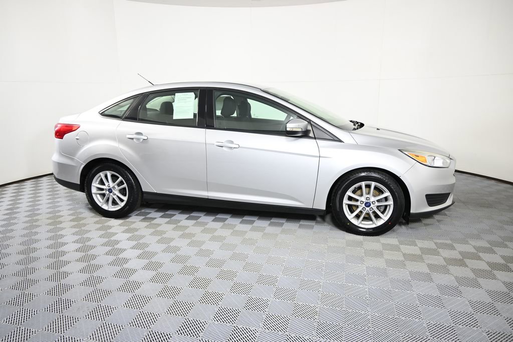 Used 2017 Ford Focus SE FWD image 8