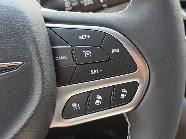 New 2026 Chrysler Pacifica Select image 14