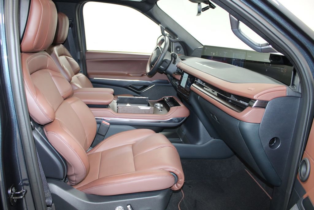 New 2026 Lincoln Navigator L Reserve AWD/4WD image 31