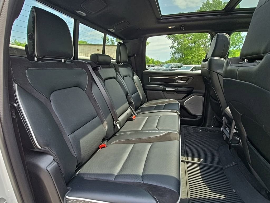 Used 2025 RAM 1500 Laramie AWD/4WD image 20