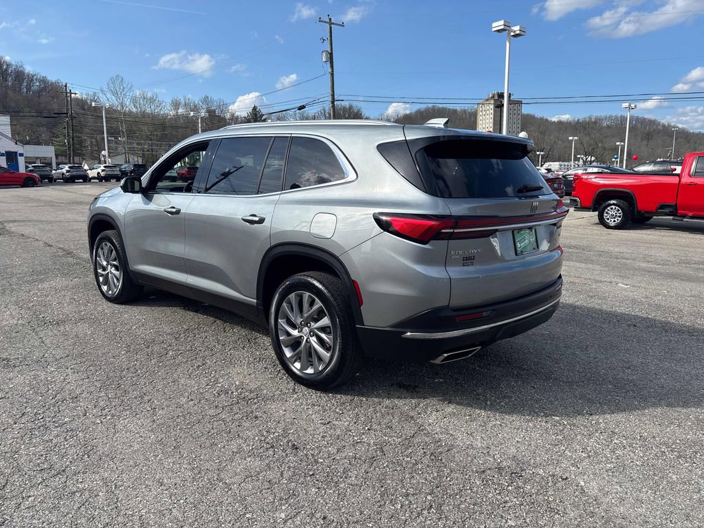 Used 2025 Buick Enclave Preferred AWD/4WD image 3
