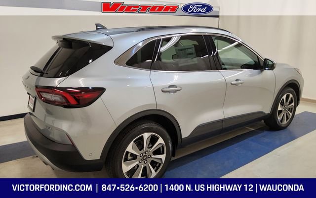 Used 2023 Ford Escape Platinum w/ Premium Technology Package image 5