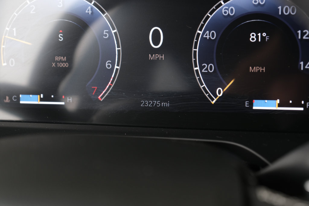 Used 2023 Jeep Grand Cherokee L Limited AWD/4WD image 3