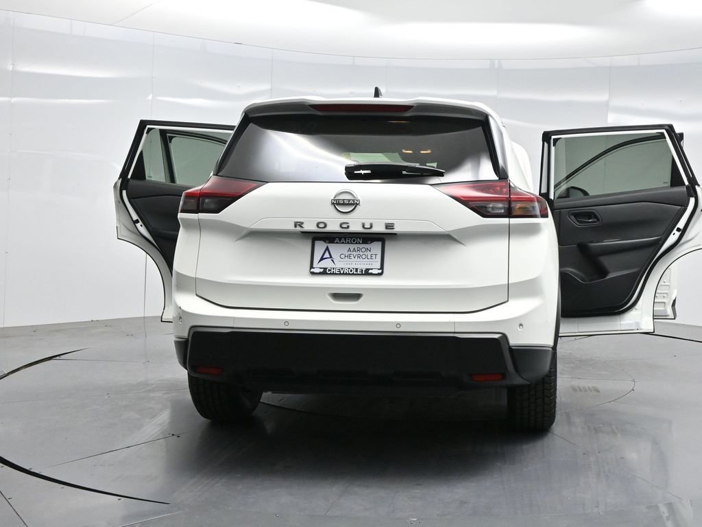 Used 2024 Nissan Rogue S image 48