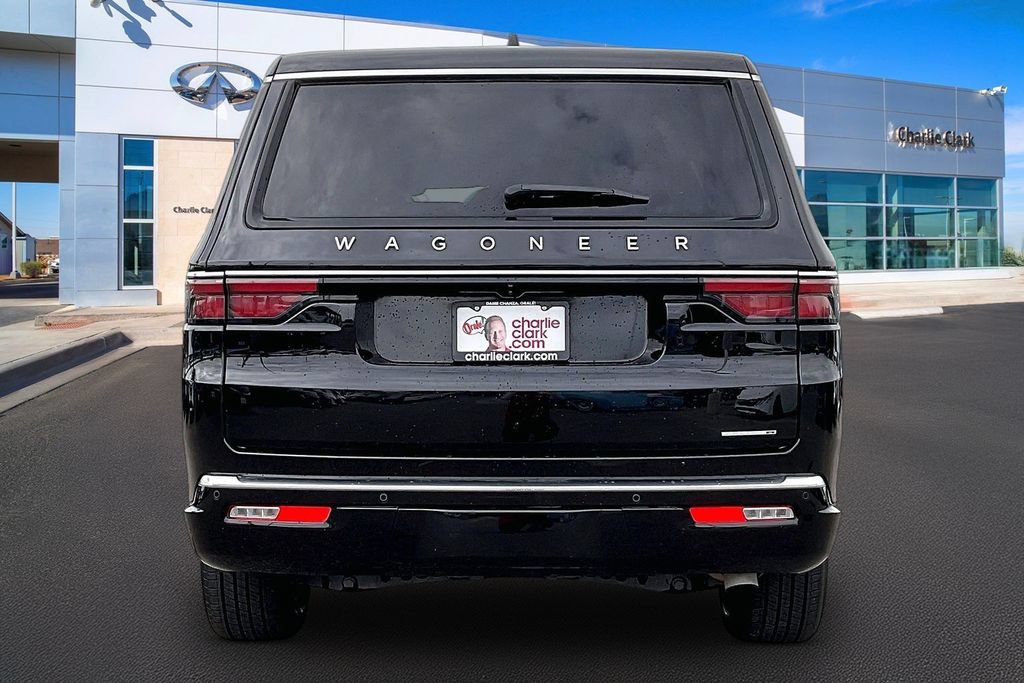 Used 2024 Jeep Wagoneer L Series II w/ Flexible Seating Group AWD/4WD image 4