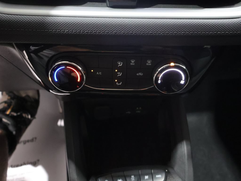 Used 2025 Chevrolet TrailBlazer LT AWD/4WD image 28