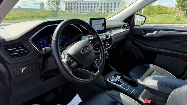 Used 2021 Ford Escape Titanium image 18