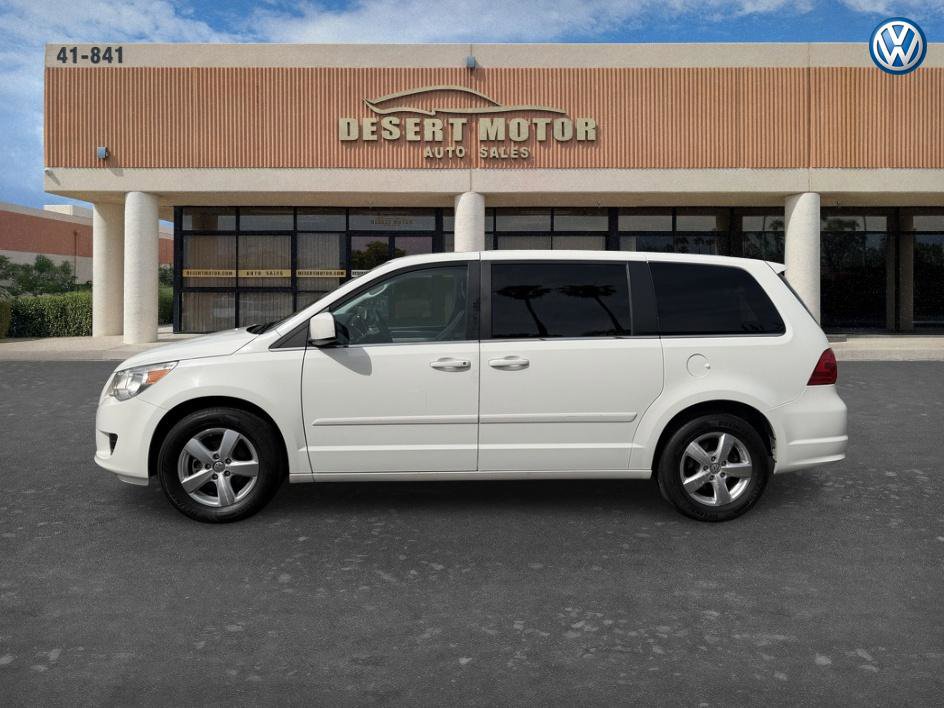 Used 2010 Volkswagen Routan SE FWD image 5