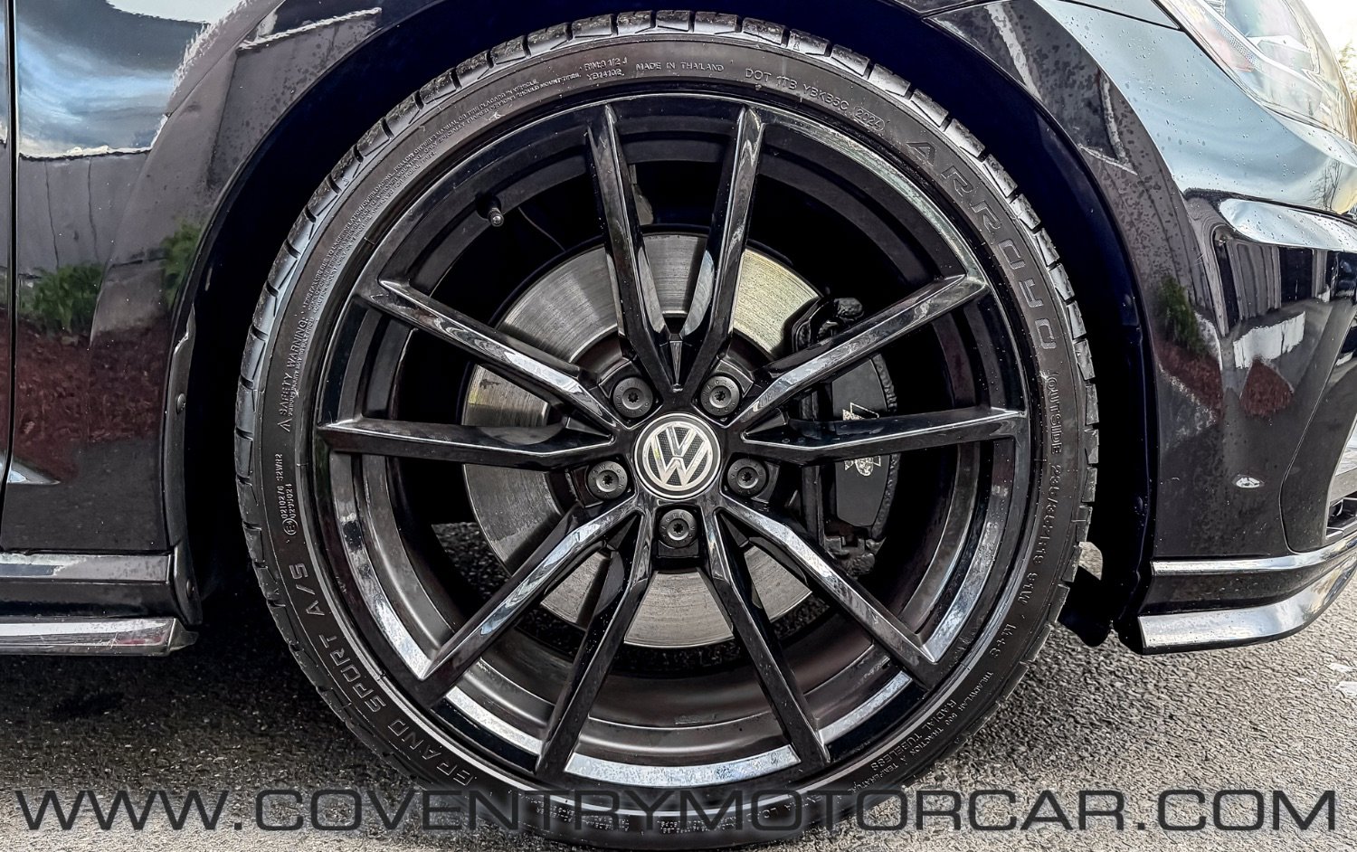 Used 2019 Volkswagen Golf R 4-Door image 12