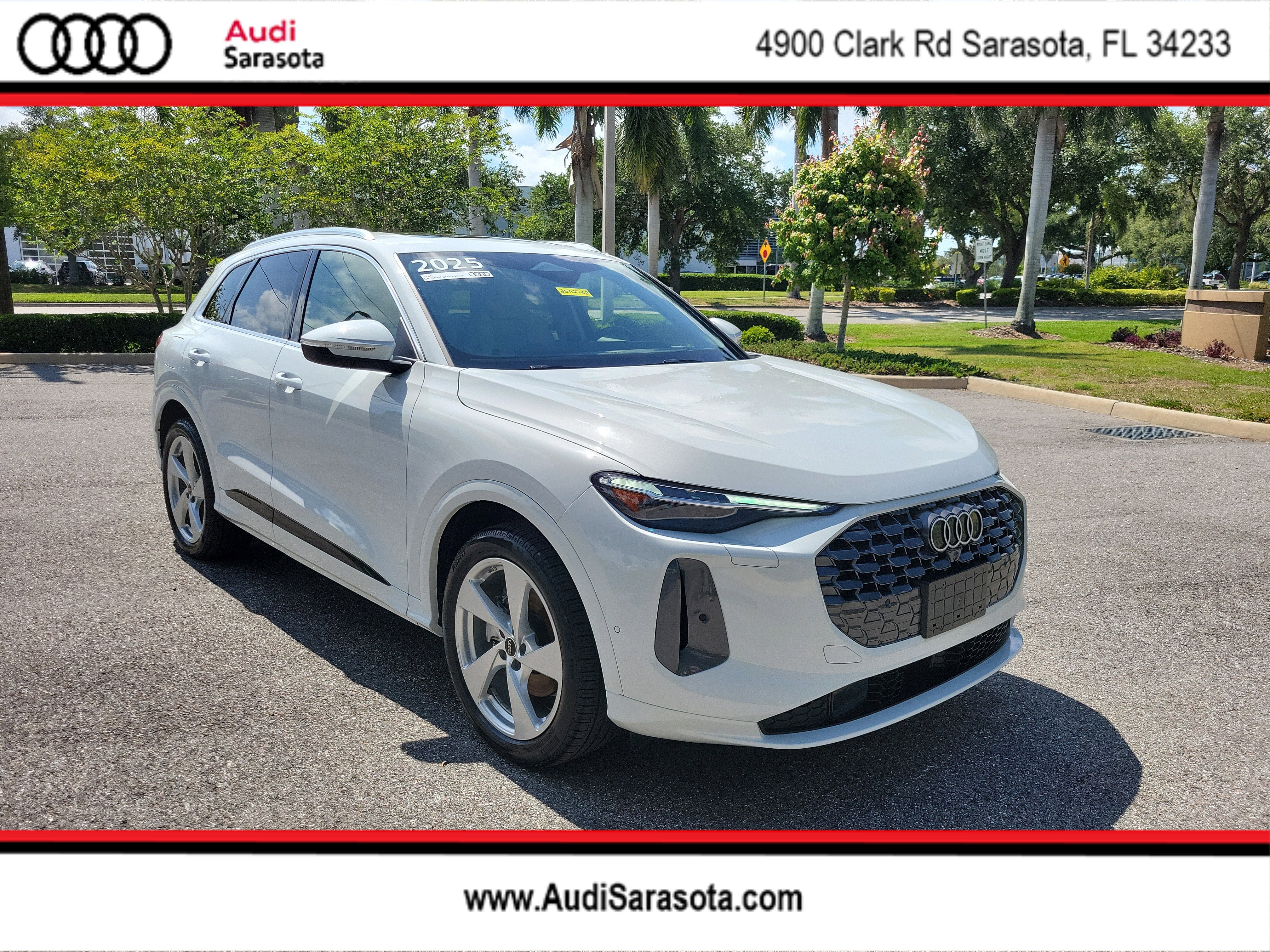 Certified 2025 Audi Q5 Prestige AWD/4WD image 1