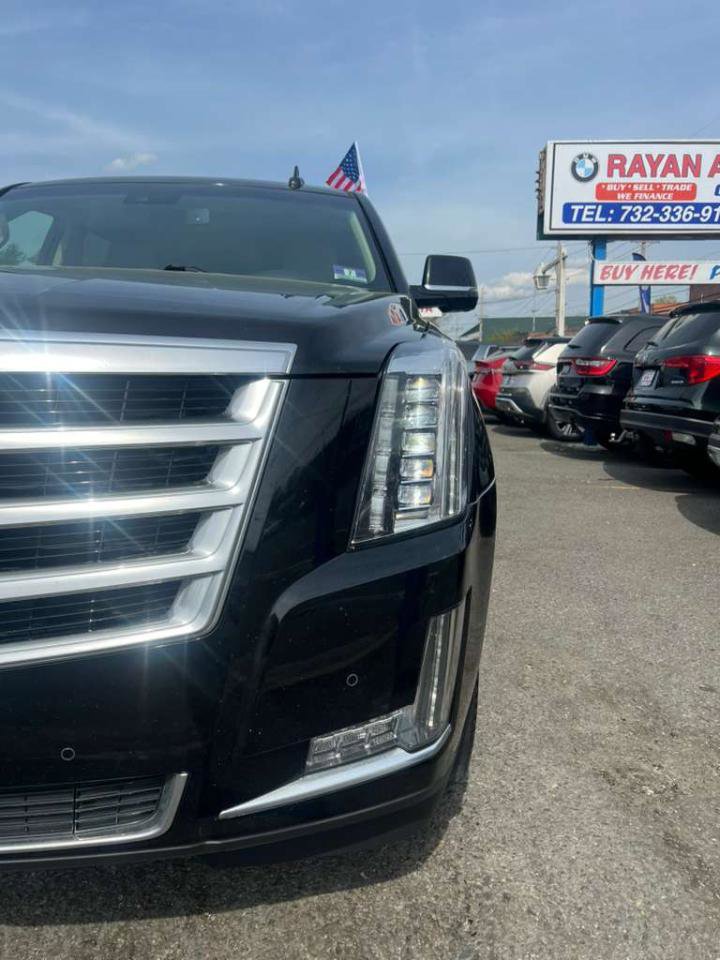 Used 2016 Cadillac Escalade ESV Luxury image 4