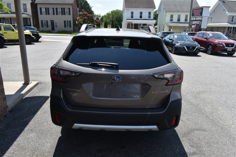 Used 2022 Subaru Outback Limited AWD/4WD image 4
