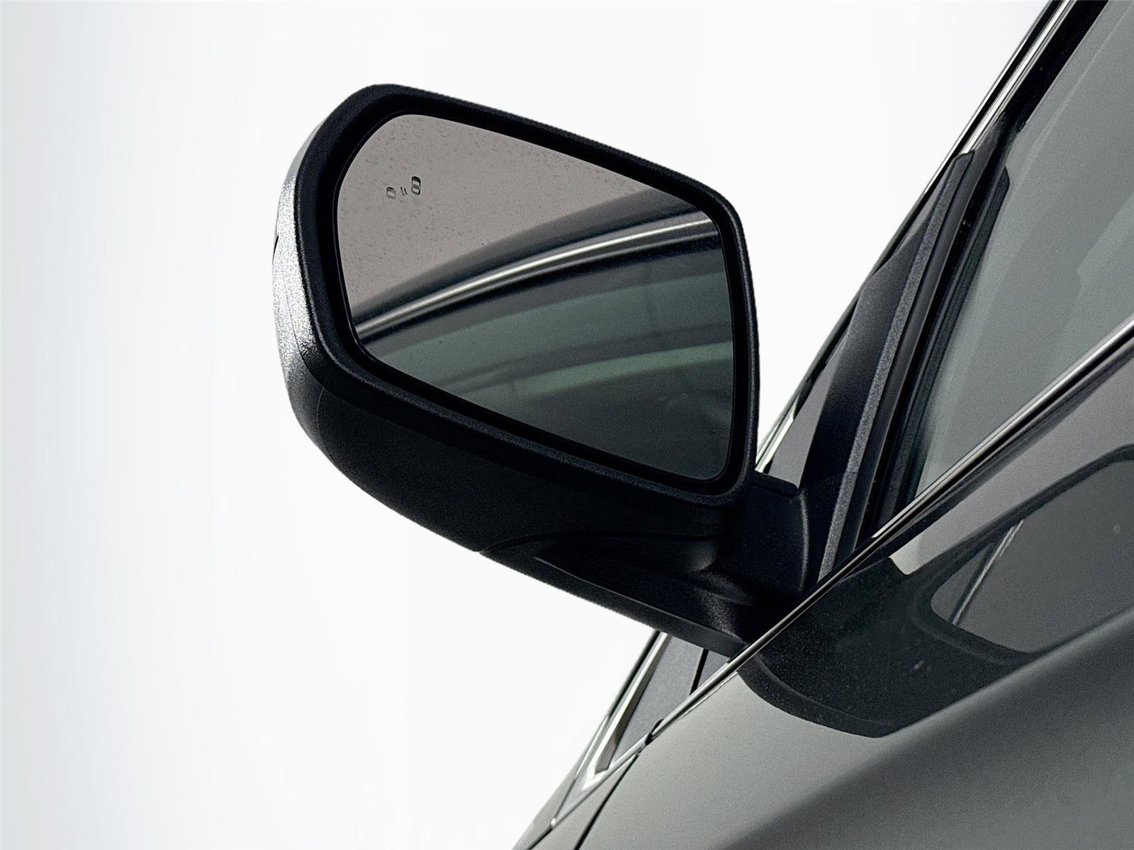 Used 2023 Ford Edge SEL image 5