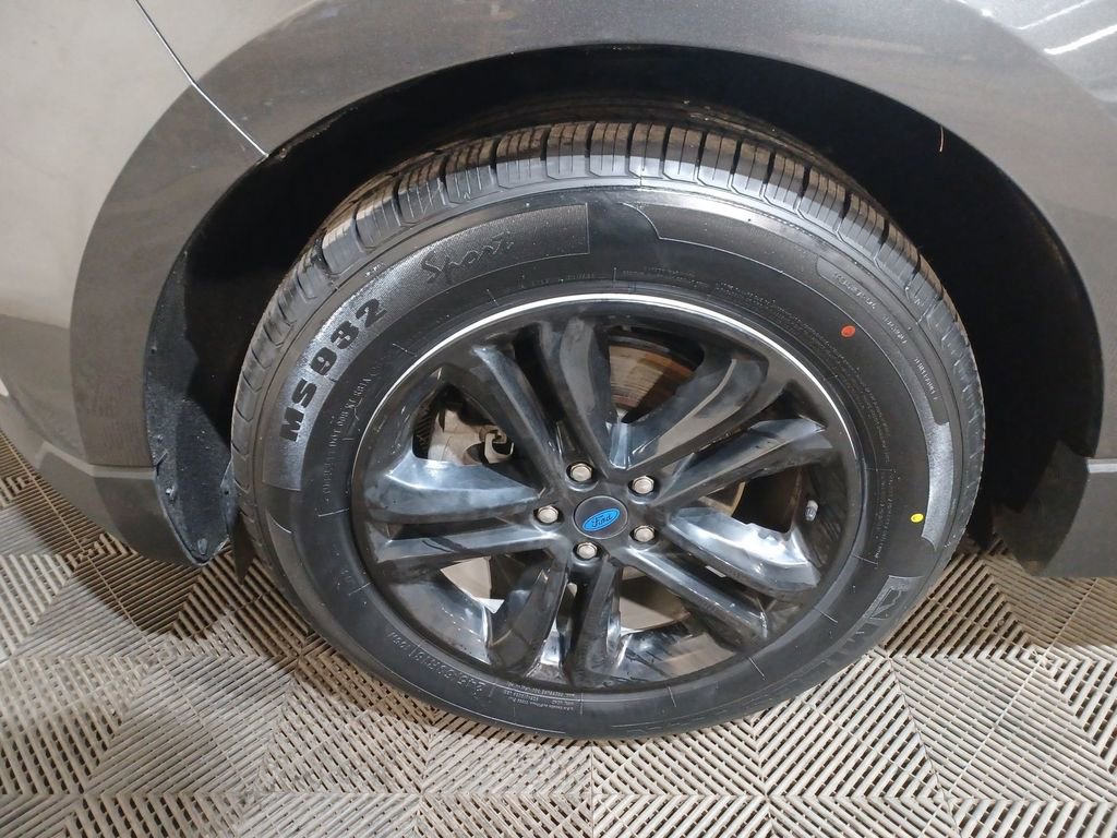 Used 2020 Ford Edge SEL image 18