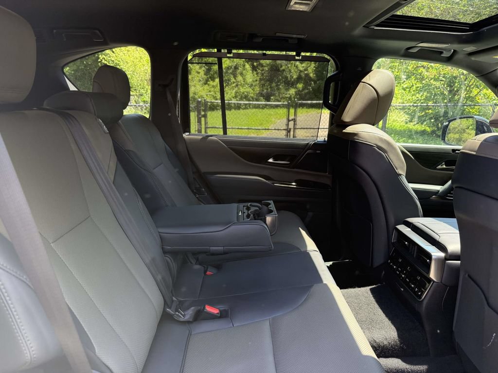 Used 2025 Lexus LX 700h Overtrail w/ Accessory Package (Z1) AWD/4WD image 15
