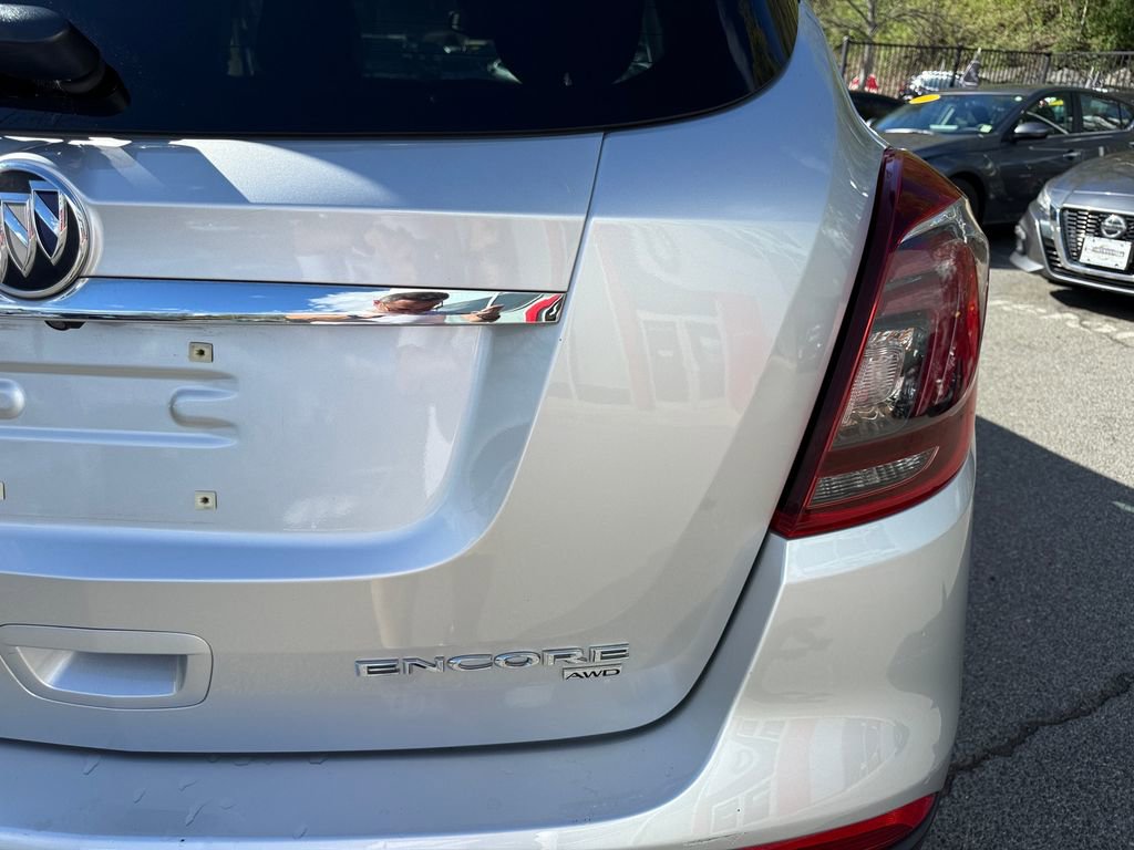 Used 2019 Buick Encore Sport Touring image 31