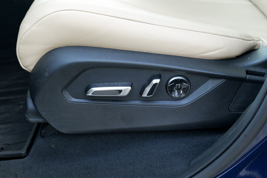Used 2023 Acura MDX SH-AWD image 23