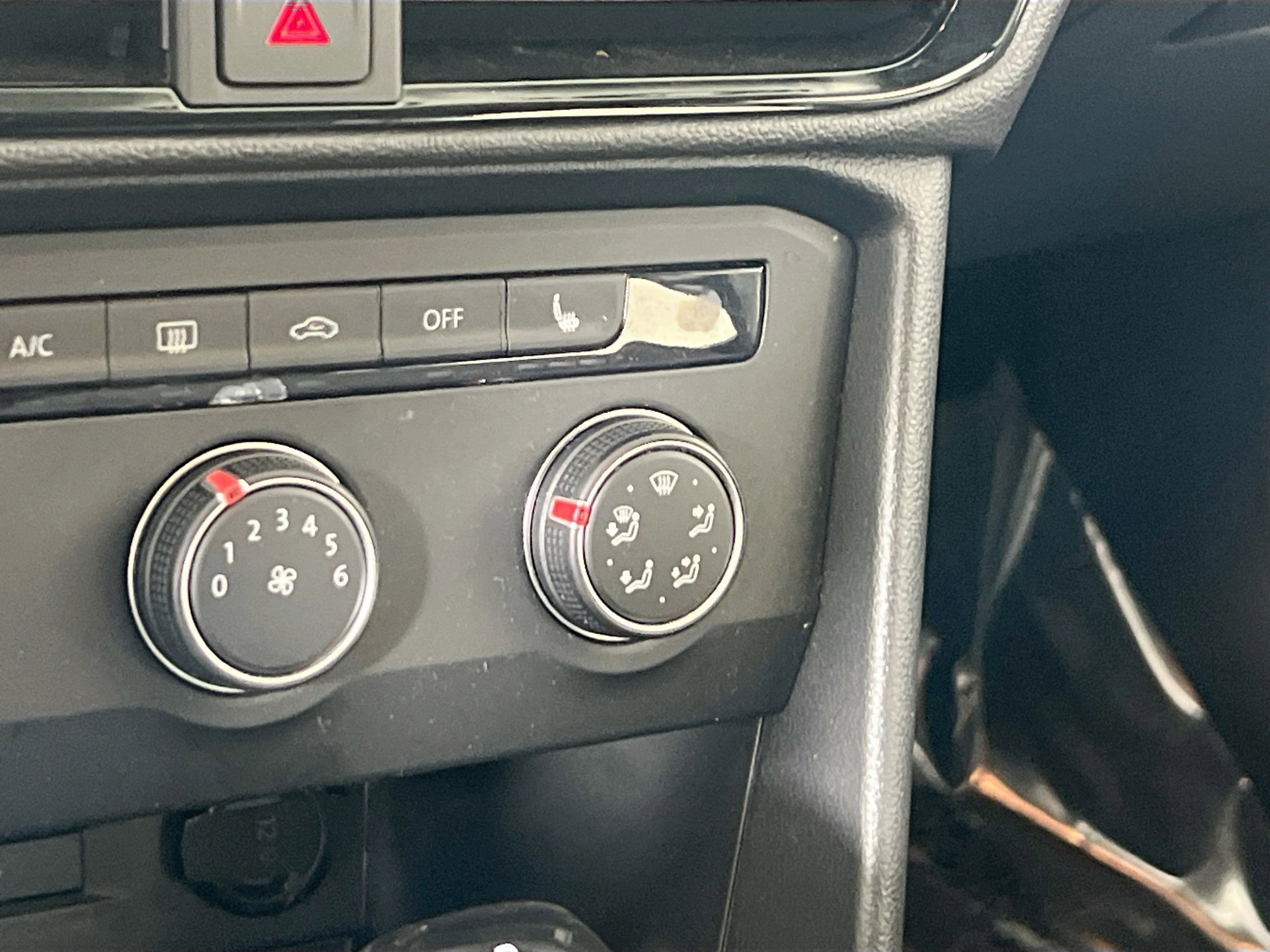 Used 2022 Volkswagen Taos SE image 19