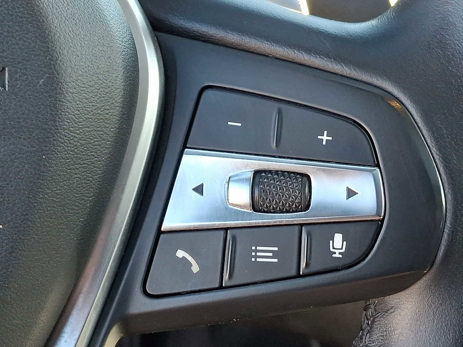 Used 2019 BMW 330i xDrive Sedan w/ Driving Assistance Package image 24