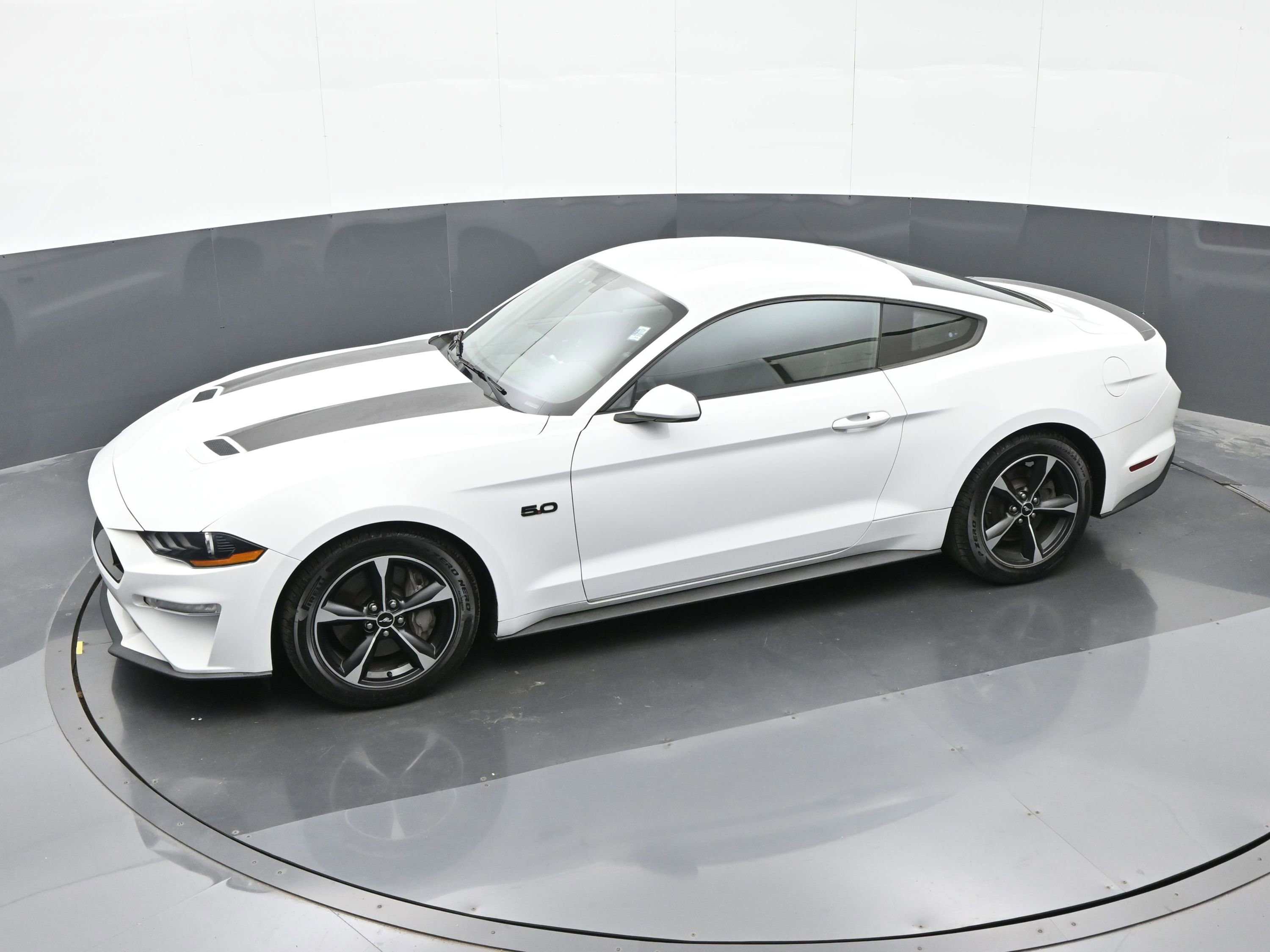 Used 2018 Ford Mustang GT image 29