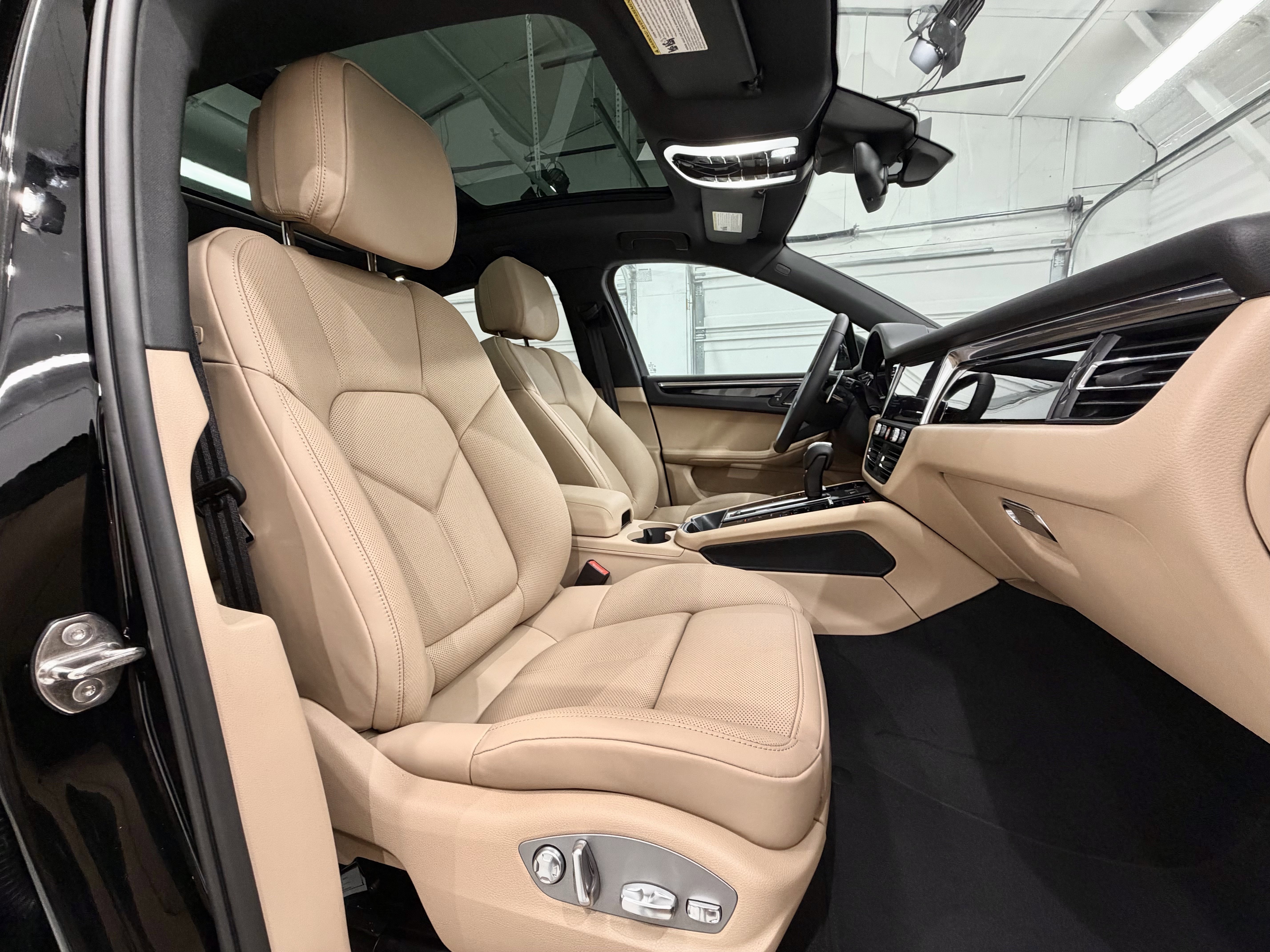 New 2026 Porsche Macan image 23