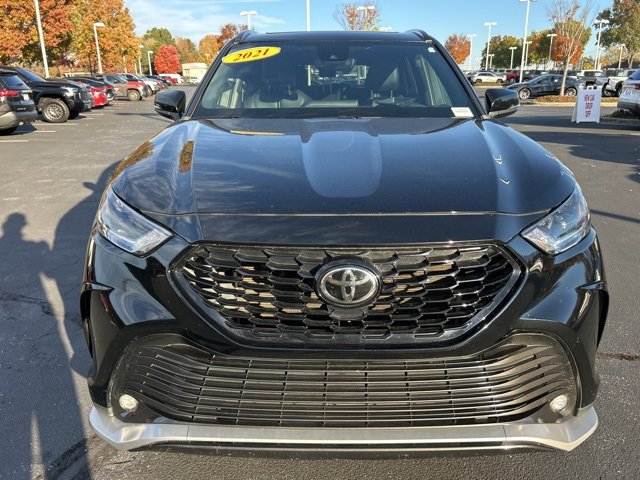 Used 2021 Toyota Highlander XSE image 2