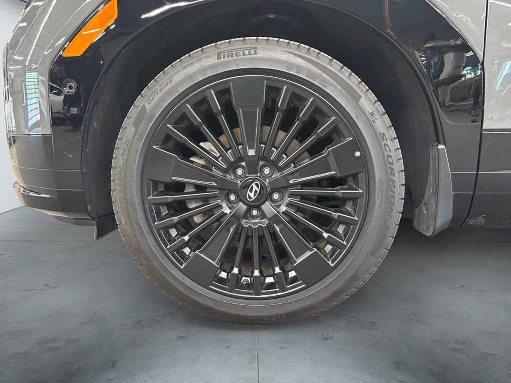 Used 2025 Hyundai Santa Fe Calligraphy AWD/4WD image 16