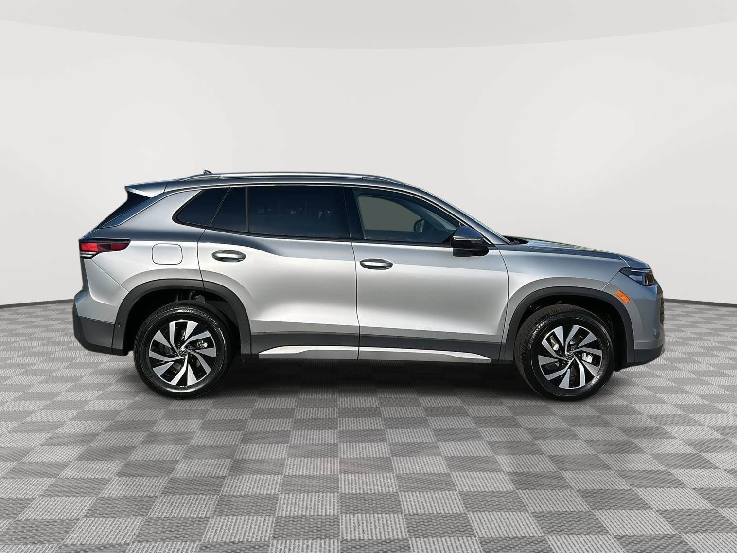 New 2026 Volkswagen Tiguan S AWD/4WD image 5