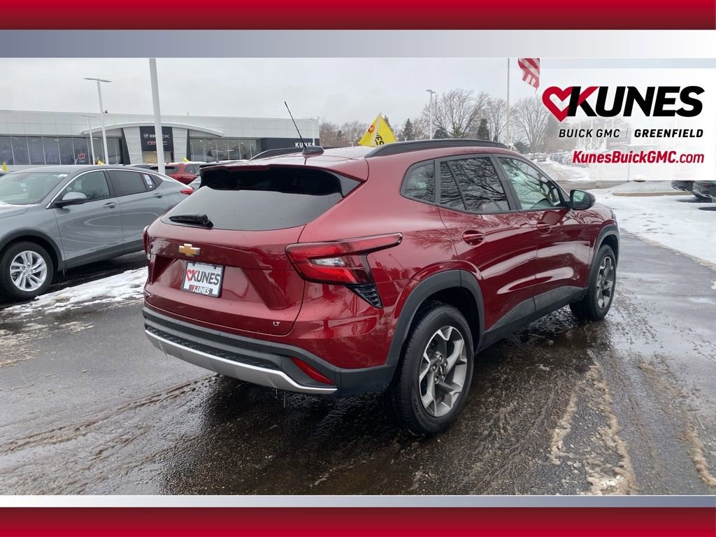 Used 2025 Chevrolet Trax LT image 5