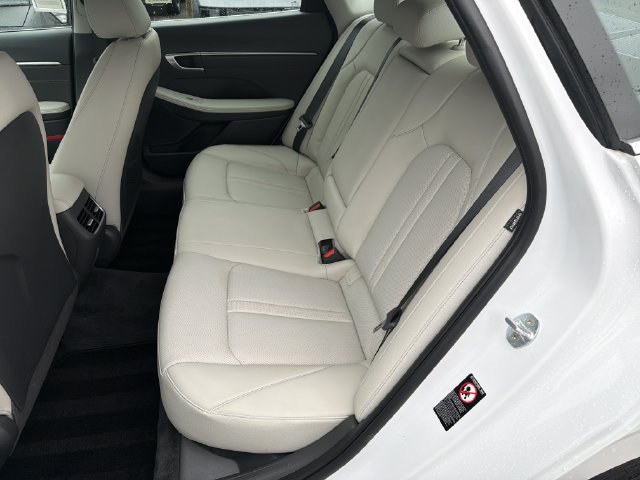 Certified 2022 Hyundai Sonata Limited w/ Preferred Accessory Package FWD image 23