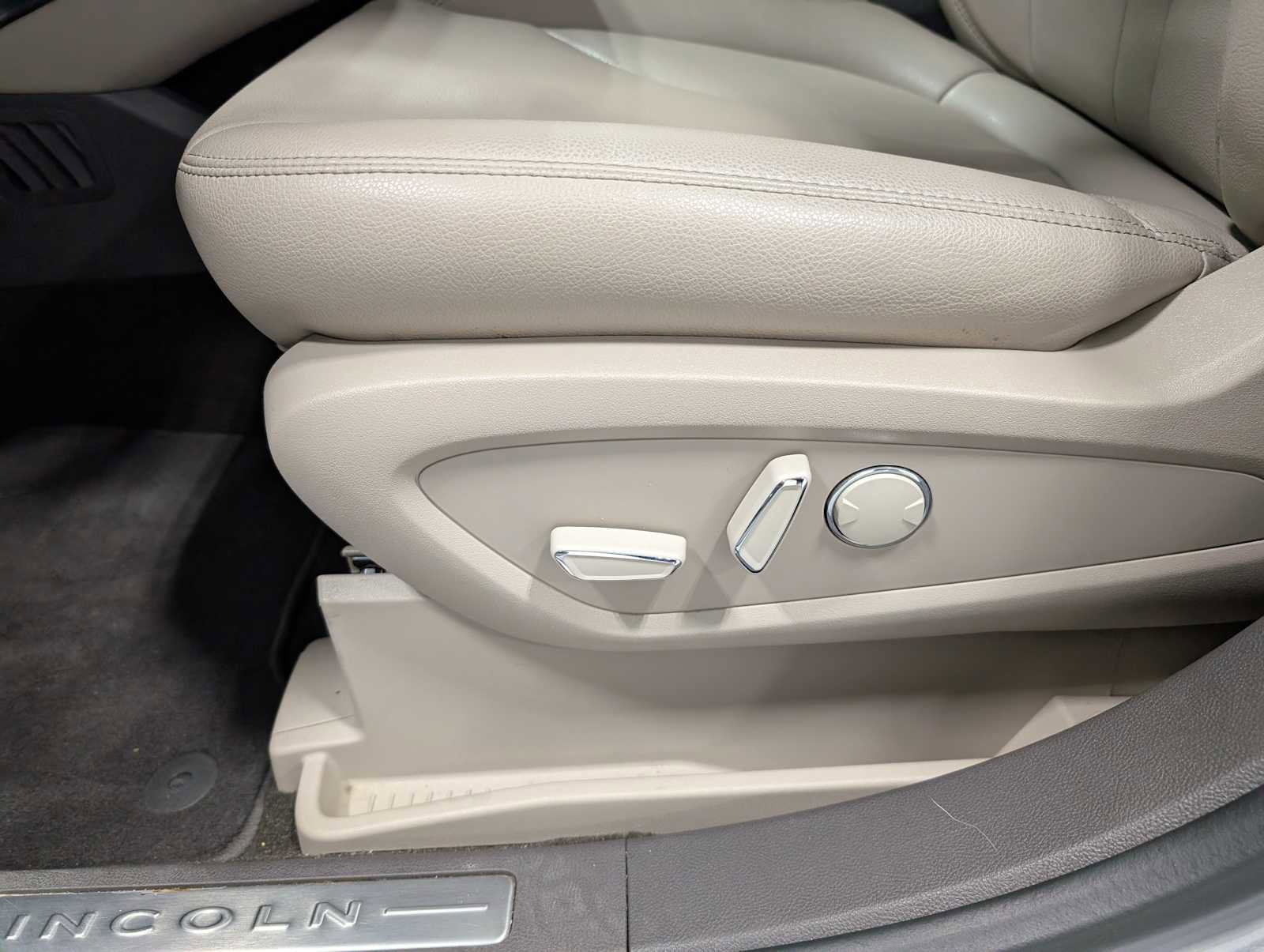 Used 2022 Lincoln Nautilus Standard image 35