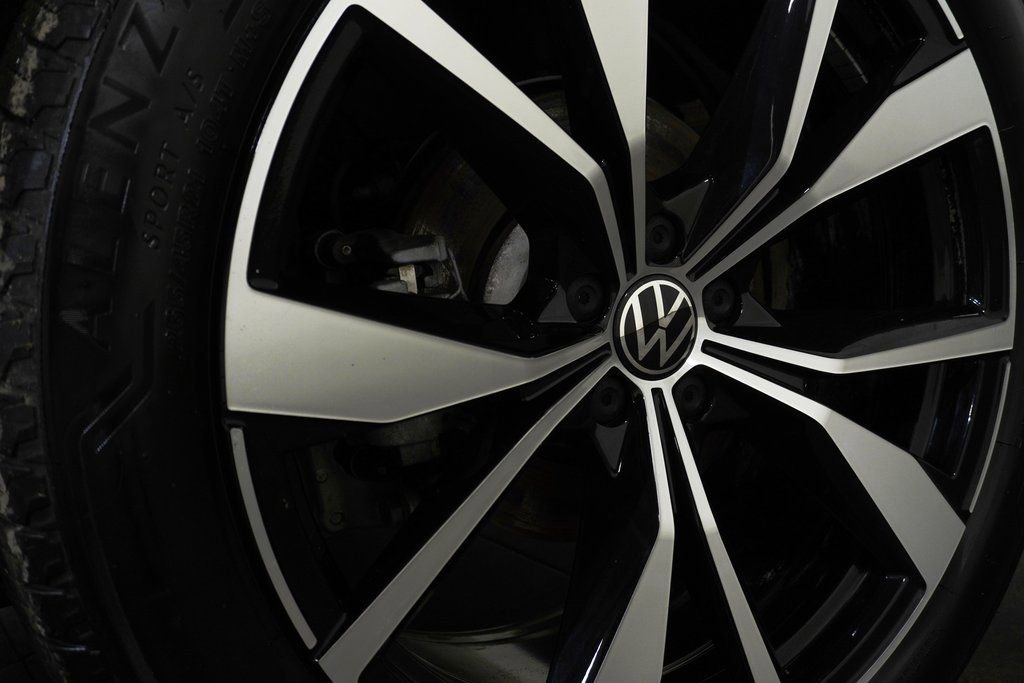 Used 2025 Volkswagen Atlas SEL Premium R-Line AWD/4WD image 12