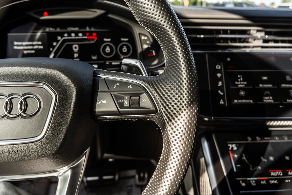 Used 2022 Audi RS Q8 AWD/4WD image 25