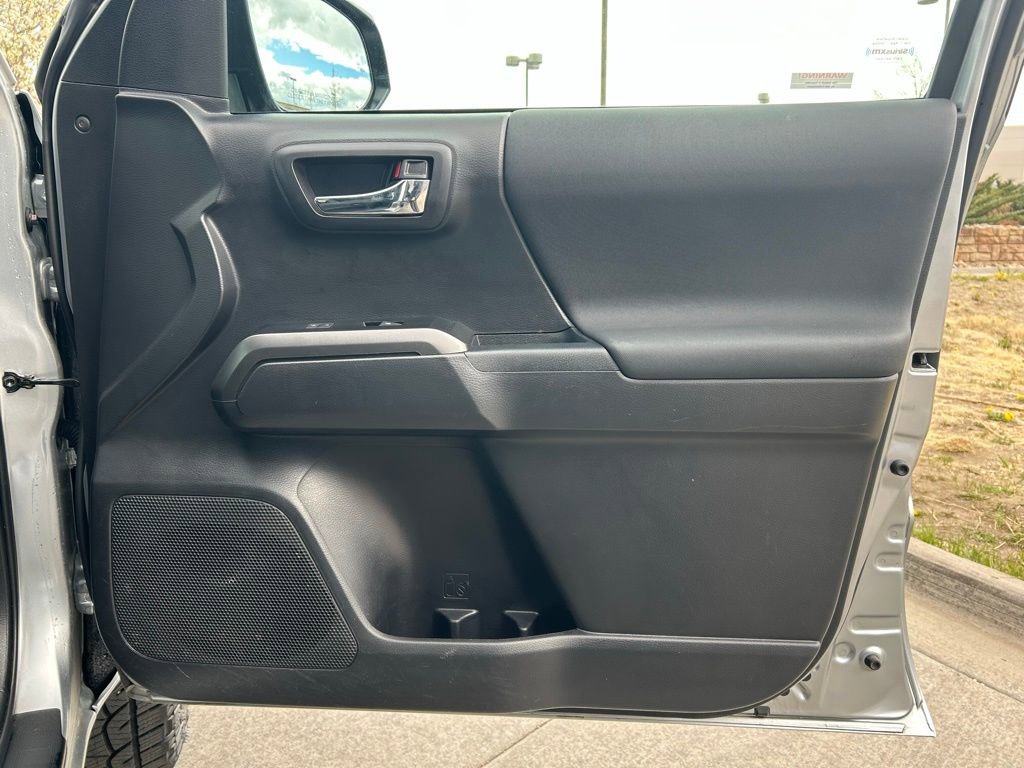 Used 2022 Toyota Tacoma TRD Off-Road w/ Technology Package image 30