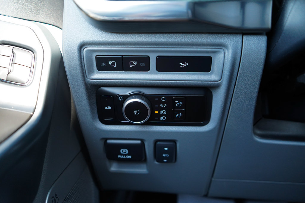 Used 2023 Ford F150 Lariat AWD/4WD image 34