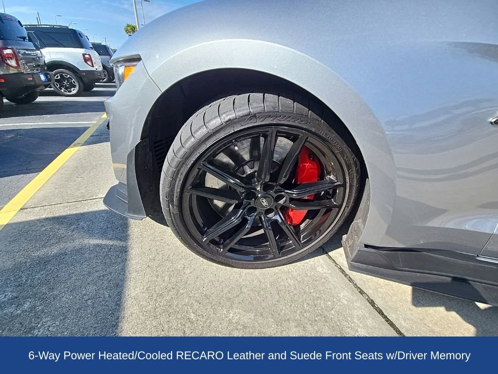 Used 2021 Ford Mustang Shelby GT500 w/ Technology Package RWD image 7