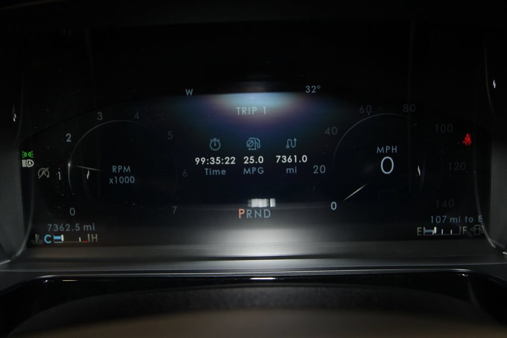 Used 2025 Lincoln Corsair AWD w/ Equipment Group 101A image 10