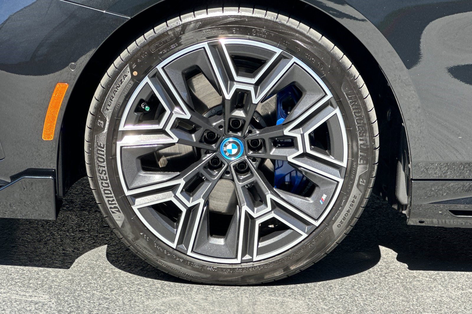 Certified 2025 BMW i5 M60 image 38