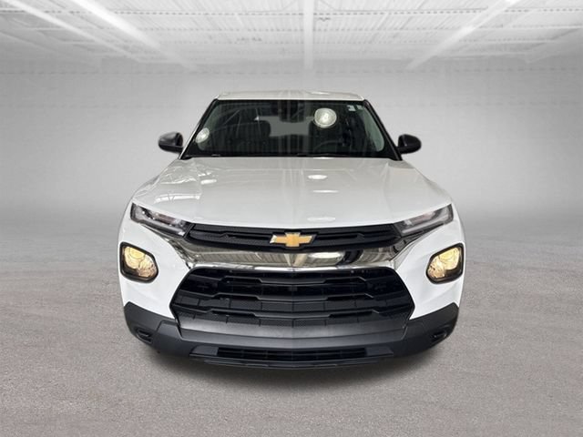 Used 2023 Chevrolet TrailBlazer LS FWD image 2