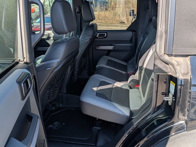 Used 2022 Ford Bronco Black Diamond image 13